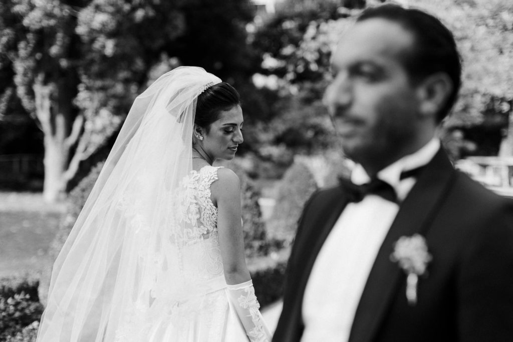 hochzeitsfotograf-kerim-kivrak-augsburg-hochzeitslocation-hofgarten-dom-altstadt-destination-wedding-photographer-trauung-standesamt-münchen-hochzeitsfotoalbum-hochzeitsdeko-0001