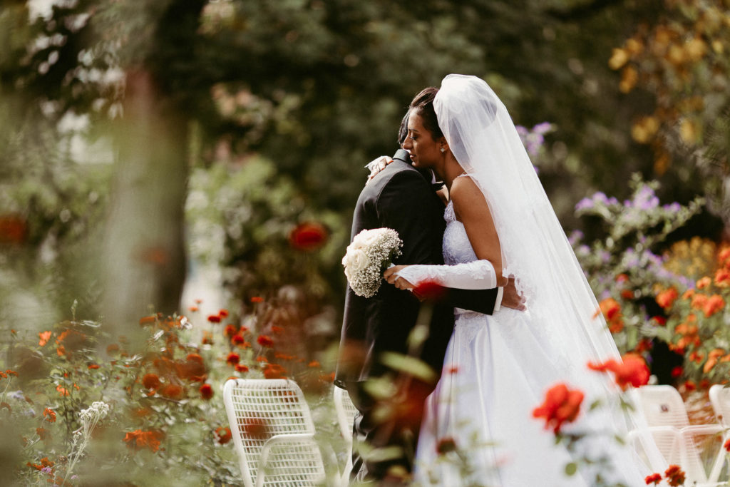 hochzeitsfotograf-kerim-kivrak-augsburg-hochzeitslocation-hofgarten-dom-altstadt-destination-wedding-photographer-trauung-standesamt-münchen-hochzeitsfotoalbum-hochzeitsdeko-0019
