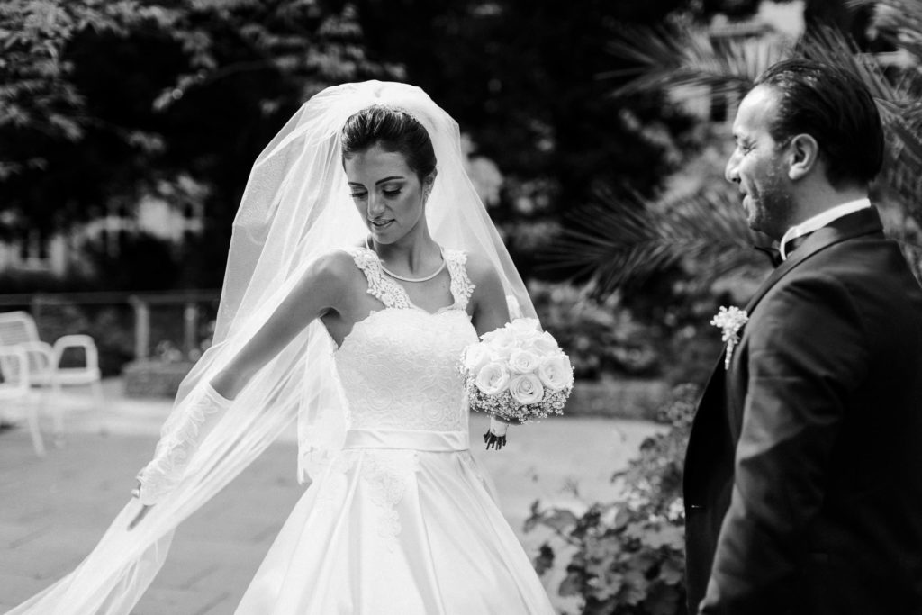 hochzeitsfotograf-kerim-kivrak-augsburg-hochzeitslocation-hofgarten-dom-altstadt-destination-wedding-photographer-trauung-standesamt-münchen-hochzeitsfotoalbum-hochzeitsdeko-0023