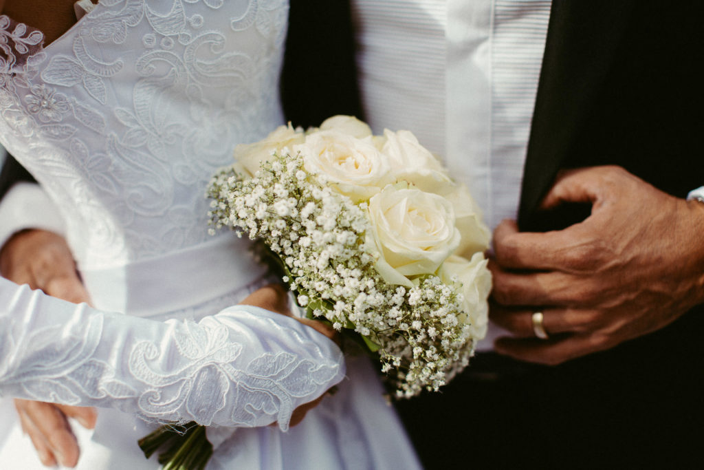 hochzeitsfotograf-kerim-kivrak-augsburg-hochzeitslocation-hofgarten-dom-altstadt-destination-wedding-photographer-trauung-standesamt-münchen-hochzeitsfotoalbum-hochzeitsdeko-0027