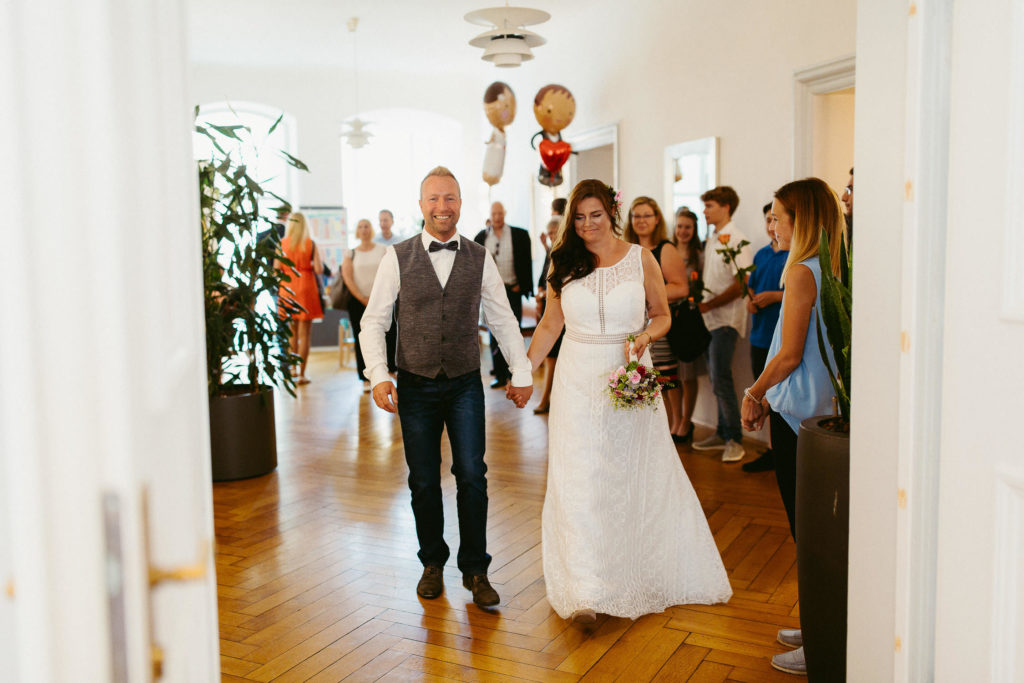 hochzeitsfotograf-kerim-kivrak-augsburg-hochzeitslocation-kräutergarten-herkulesbrunnen-destination-wedding-photographer-trauung-standesamt-münchen-hochzeitsfotoalbum-hochzeitsdeko-32