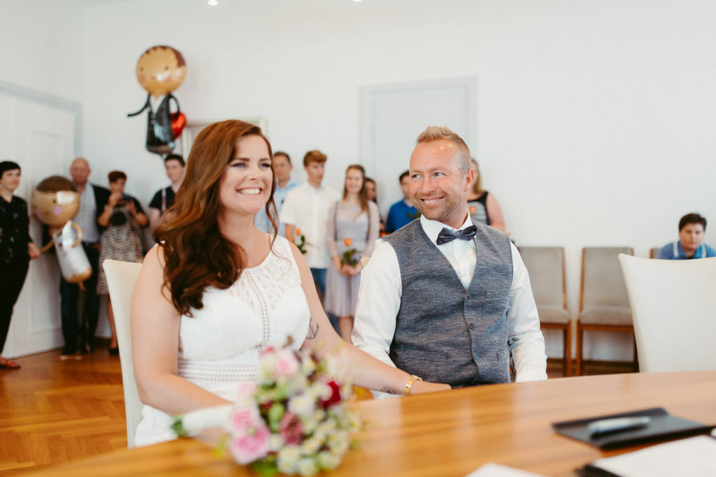 hochzeitsfotograf-kerim-kivrak-augsburg-hochzeitslocation-kräutergarten-herkulesbrunnen-destination-wedding-photographer-trauung-standesamt-münchen-hochzeitsfotoalbum-hochzeitsdeko-34