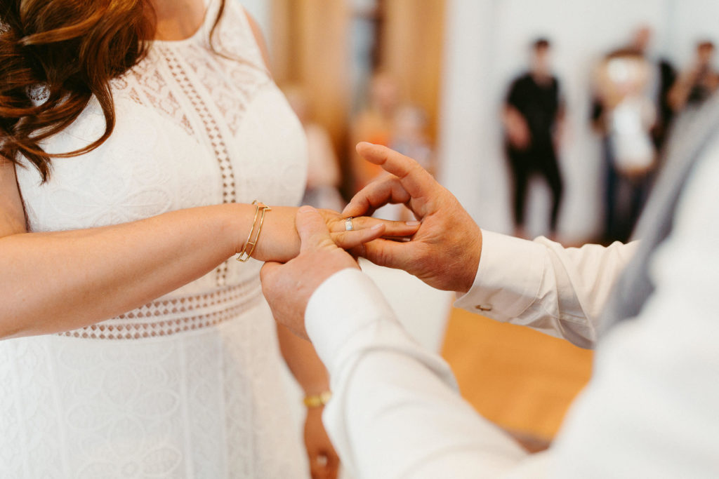 hochzeitsfotograf-kerim-kivrak-augsburg-hochzeitslocation-kräutergarten-herkulesbrunnen-destination-wedding-photographer-trauung-standesamt-münchen-hochzeitsfotoalbum-hochzeitsdeko-43