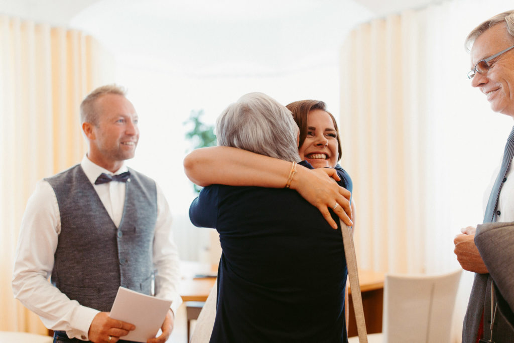 hochzeitsfotograf-kerim-kivrak-augsburg-hochzeitslocation-kräutergarten-herkulesbrunnen-destination-wedding-photographer-trauung-standesamt-münchen-hochzeitsfotoalbum-hochzeitsdeko-51