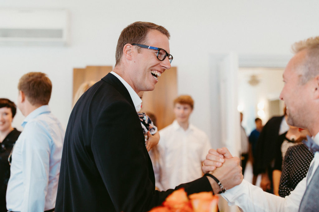 hochzeitsfotograf-kerim-kivrak-augsburg-hochzeitslocation-kräutergarten-herkulesbrunnen-destination-wedding-photographer-trauung-standesamt-münchen-hochzeitsfotoalbum-hochzeitsdeko-56