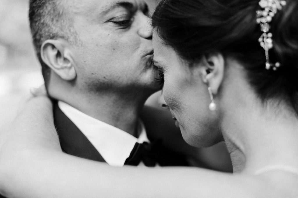 hochzeitsfotograf-kerim-kivrak-augsburg-hochzeitslocation-kurhaus-parktheater-drei-mohren-steigenberger-trauung-standesamt-münchen-hochzeitsfotoalbum-hochzeitsdeko-0025