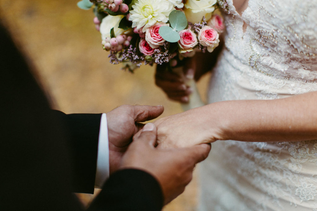 hochzeitsfotograf-kerim-kivrak-augsburg-hochzeitslocation-kurhaus-parktheater-drei-mohren-steigenberger-trauung-standesamt-münchen-hochzeitsfotoalbum-hochzeitsdeko-0036