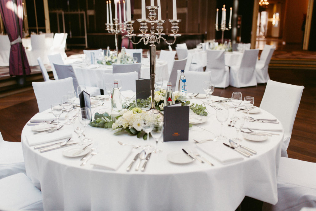 hochzeitsfotograf-kerim-kivrak-augsburg-hochzeitslocation-kurhaus-parktheater-drei-mohren-steigenberger-trauung-standesamt-münchen-hochzeitsfotoalbum-hochzeitsdeko-0105