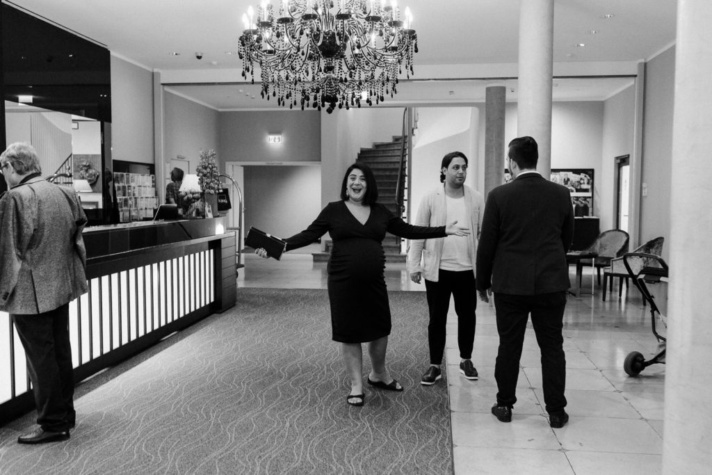 hochzeitsfotograf-kerim-kivrak-augsburg-hochzeitslocation-kurhaus-parktheater-drei-mohren-steigenberger-trauung-standesamt-münchen-hochzeitsfotoalbum-hochzeitsdeko-0108