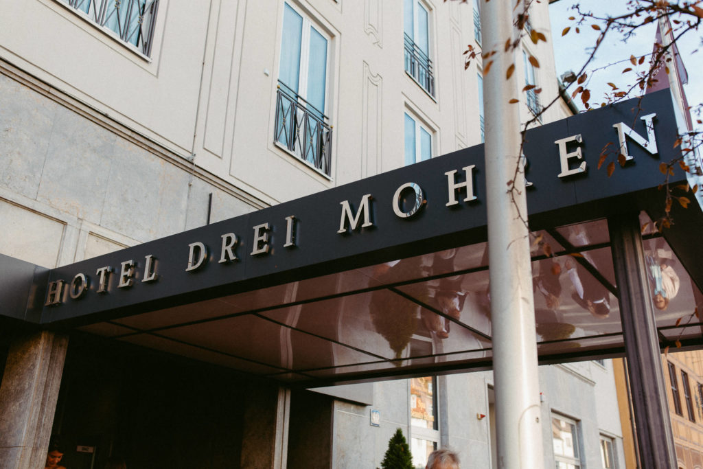 hochzeitsfotograf-kerim-kivrak-augsburg-hochzeitslocation-kurhaus-parktheater-drei-mohren-steigenberger-trauung-standesamt-münchen-hochzeitsfotoalbum-hochzeitsdeko-0109