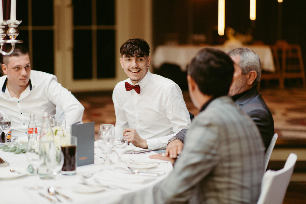 hochzeitsfotograf-kerim-kivrak-augsburg-hochzeitslocation-kurhaus-parktheater-drei-mohren-steigenberger-trauung-standesamt-münchen-hochzeitsfotoalbum-hochzeitsdeko-0118