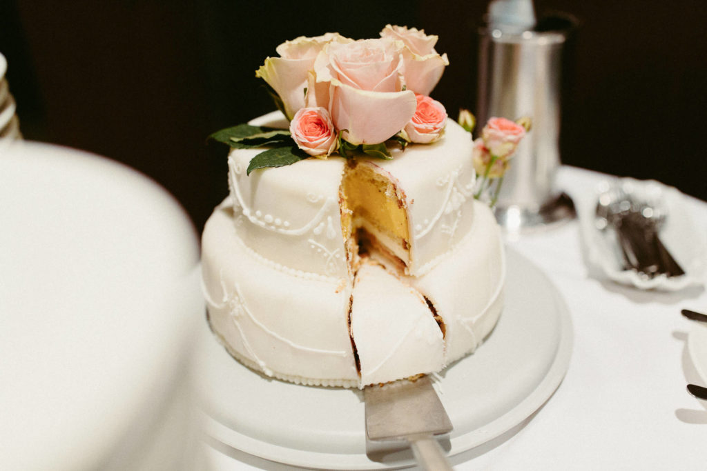 hochzeitsfotograf-kerim-kivrak-augsburg-hochzeitslocation-kurhaus-parktheater-drei-mohren-steigenberger-trauung-standesamt-münchen-hochzeitsfotoalbum-hochzeitsdeko-0155