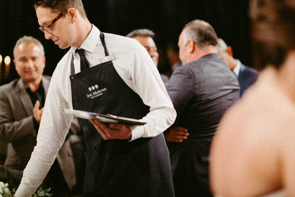 hochzeitsfotograf-kerim-kivrak-augsburg-hochzeitslocation-kurhaus-parktheater-drei-mohren-steigenberger-trauung-standesamt-münchen-hochzeitsfotoalbum-hochzeitsdeko-0157