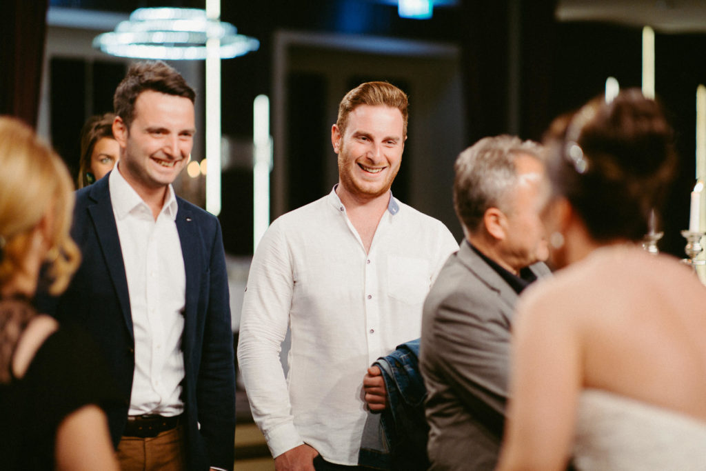 hochzeitsfotograf-kerim-kivrak-augsburg-hochzeitslocation-kurhaus-parktheater-drei-mohren-steigenberger-trauung-standesamt-münchen-hochzeitsfotoalbum-hochzeitsdeko-0162