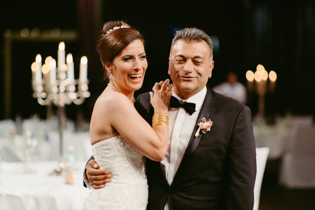 hochzeitsfotograf-kerim-kivrak-augsburg-hochzeitslocation-kurhaus-parktheater-drei-mohren-steigenberger-trauung-standesamt-münchen-hochzeitsfotoalbum-hochzeitsdeko-0163