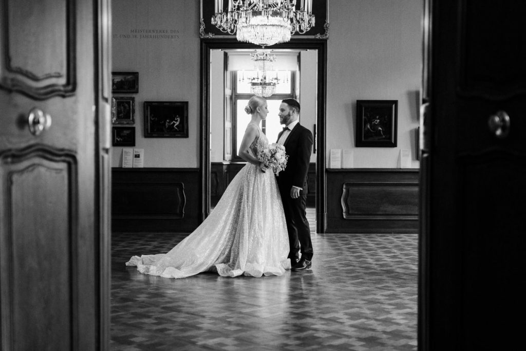 hochzeitsfotograf-kerim-kivrak-augsburg-hochzeitslocation-schaezlerpalais-wedding-photographer-trauung-standesamt-münchen-hochzeitsfotoalbum-hochzeitsdeko-0001