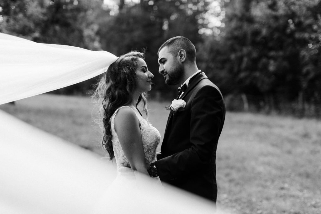 hochzeitsfotograf-kerim-kivrak-basel-hochzeitslocation-salmegg-haus-schweiz-rheinfelden-destination-wedding-photographer-trauung-standesamt-münchen-hochzeitsfotoalbum-hochzeitsdeko-0007