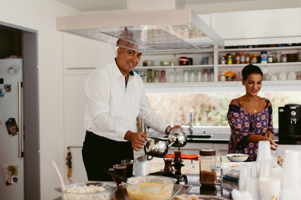 hochzeitsfotograf-kerim-kivrak-basel-hochzeitslocation-salmegg-haus-schweiz-rheinfelden-destination-wedding-photographer-trauung-standesamt-münchen-hochzeitsfotoalbum-hochzeitsdeko-0034