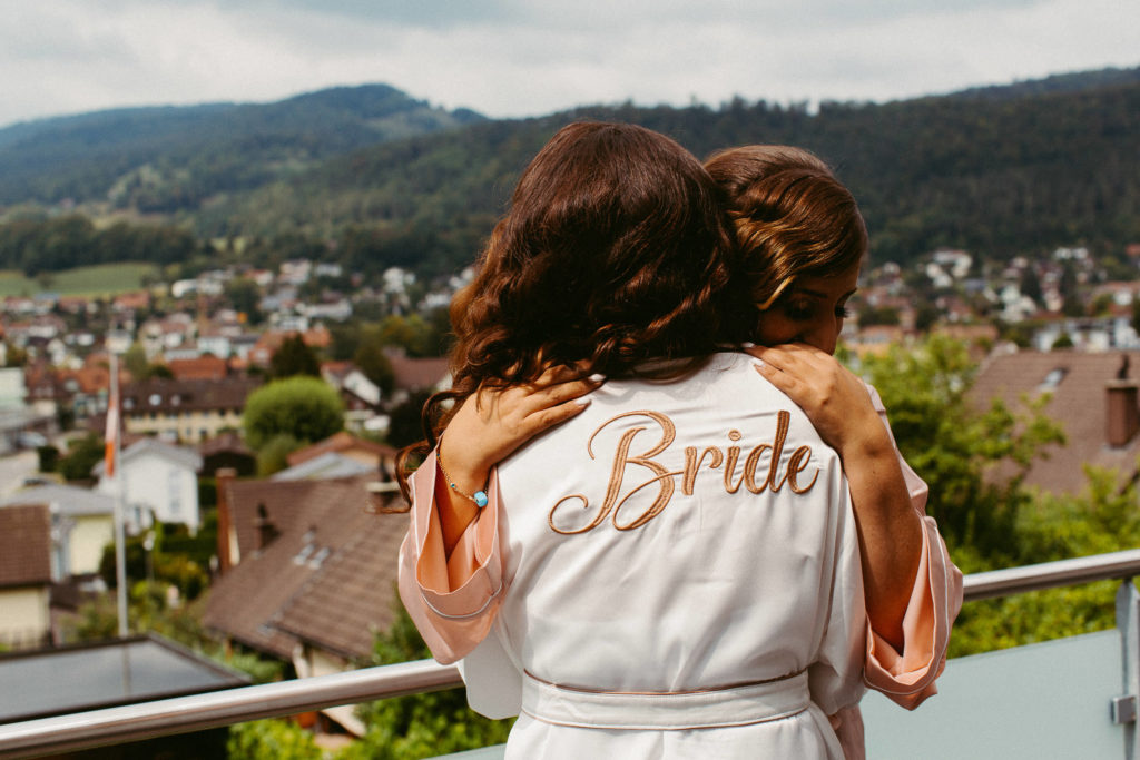 hochzeitsfotograf-kerim-kivrak-basel-hochzeitslocation-salmegg-haus-schweiz-rheinfelden-destination-wedding-photographer-trauung-standesamt-münchen-hochzeitsfotoalbum-hochzeitsdeko-0038