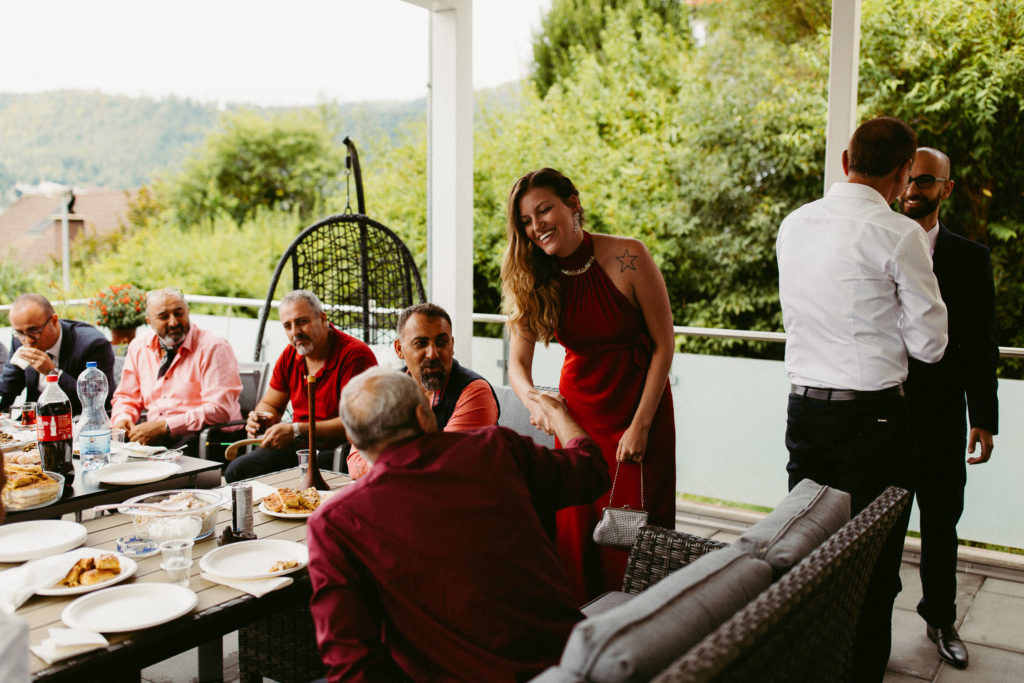 hochzeitsfotograf-kerim-kivrak-basel-hochzeitslocation-salmegg-haus-schweiz-rheinfelden-destination-wedding-photographer-trauung-standesamt-münchen-hochzeitsfotoalbum-hochzeitsdeko-0049