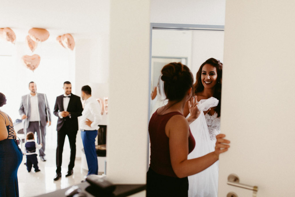 hochzeitsfotograf-kerim-kivrak-basel-hochzeitslocation-salmegg-haus-schweiz-rheinfelden-destination-wedding-photographer-trauung-standesamt-münchen-hochzeitsfotoalbum-hochzeitsdeko-0050