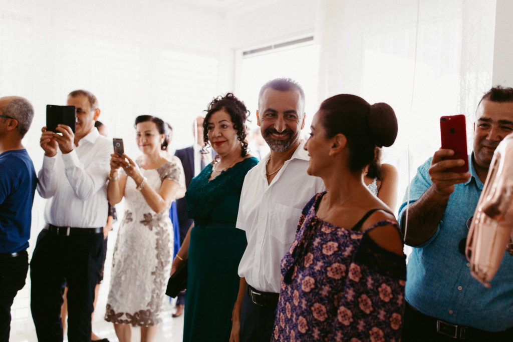 hochzeitsfotograf-kerim-kivrak-basel-hochzeitslocation-salmegg-haus-schweiz-rheinfelden-destination-wedding-photographer-trauung-standesamt-münchen-hochzeitsfotoalbum-hochzeitsdeko-0060