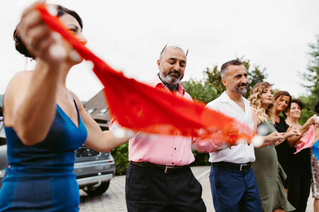 hochzeitsfotograf-kerim-kivrak-basel-hochzeitslocation-salmegg-haus-schweiz-rheinfelden-destination-wedding-photographer-trauung-standesamt-münchen-hochzeitsfotoalbum-hochzeitsdeko-0071