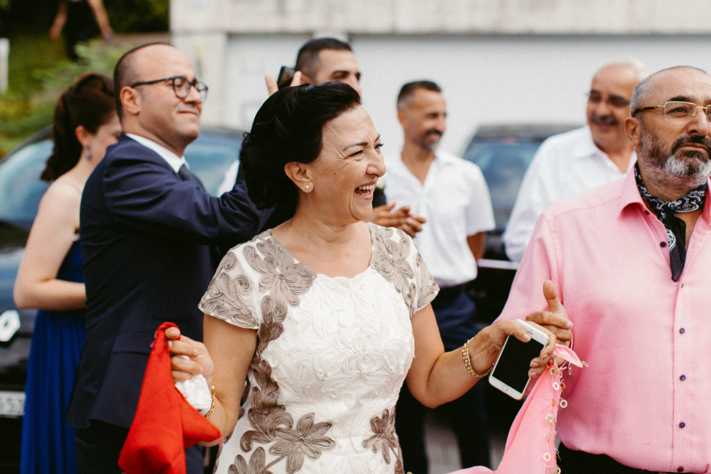 hochzeitsfotograf-kerim-kivrak-basel-hochzeitslocation-salmegg-haus-schweiz-rheinfelden-destination-wedding-photographer-trauung-standesamt-münchen-hochzeitsfotoalbum-hochzeitsdeko-0078