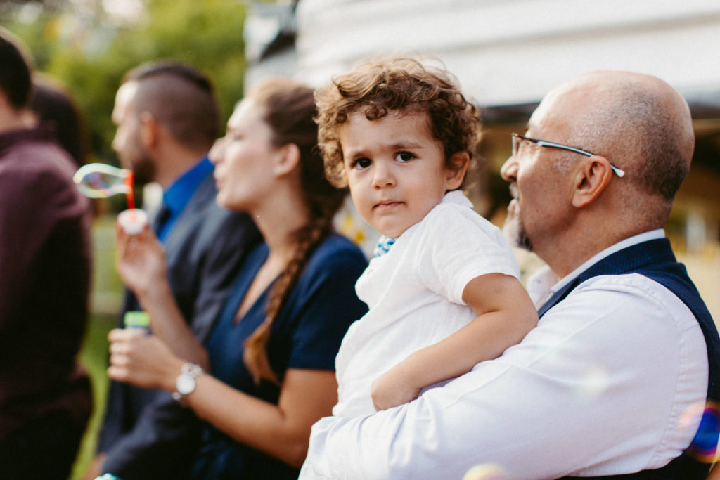 hochzeitsfotograf-kerim-kivrak-basel-hochzeitslocation-salmegg-haus-schweiz-rheinfelden-destination-wedding-photographer-trauung-standesamt-münchen-hochzeitsfotoalbum-hochzeitsdeko-0089