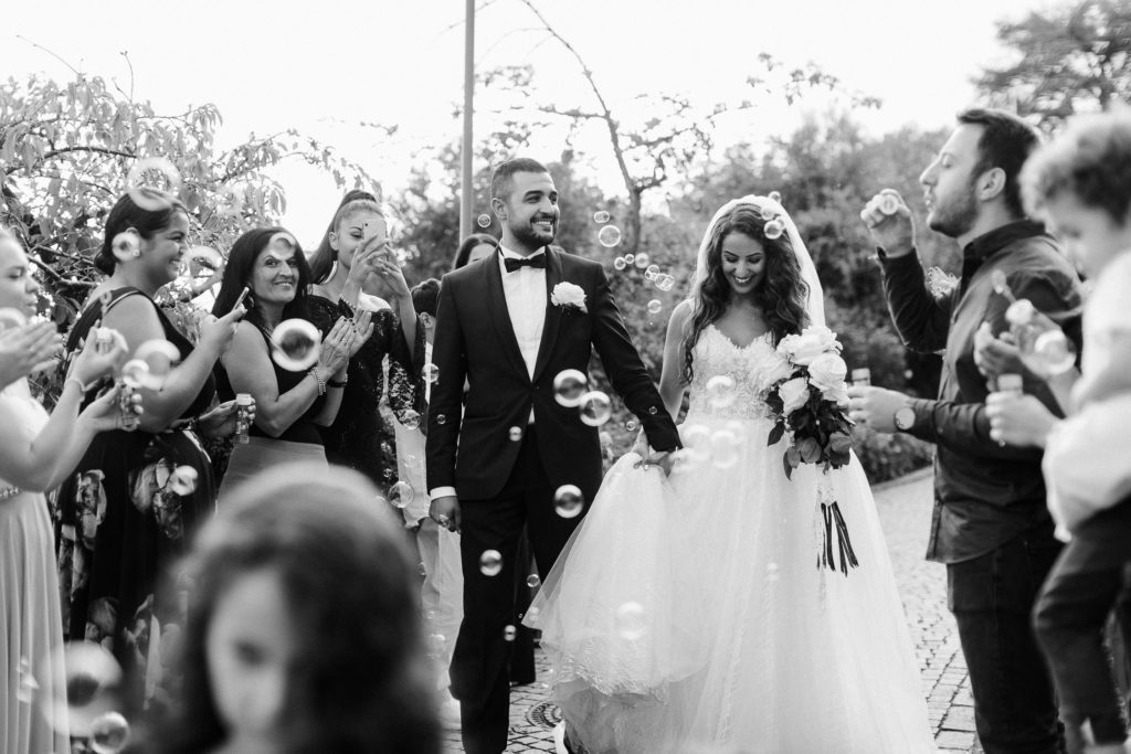 hochzeitsfotograf-kerim-kivrak-basel-hochzeitslocation-salmegg-haus-schweiz-rheinfelden-destination-wedding-photographer-trauung-standesamt-münchen-hochzeitsfotoalbum-hochzeitsdeko-0091