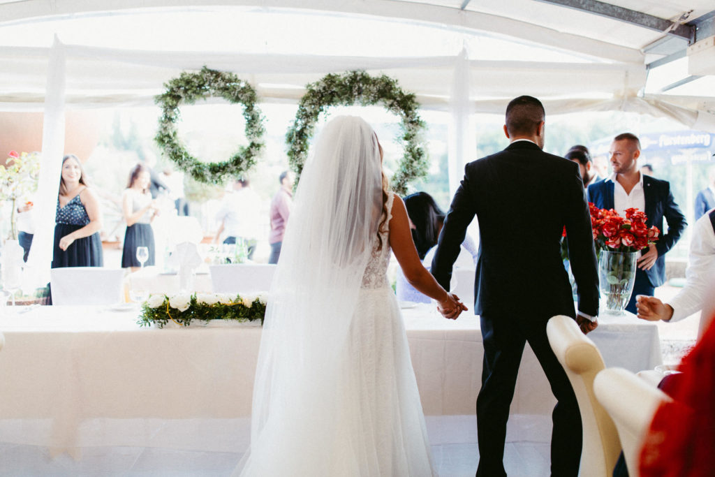 hochzeitsfotograf-kerim-kivrak-basel-hochzeitslocation-salmegg-haus-schweiz-rheinfelden-destination-wedding-photographer-trauung-standesamt-münchen-hochzeitsfotoalbum-hochzeitsdeko-0096