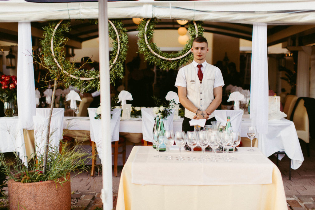 hochzeitsfotograf-kerim-kivrak-basel-hochzeitslocation-salmegg-haus-schweiz-rheinfelden-destination-wedding-photographer-trauung-standesamt-münchen-hochzeitsfotoalbum-hochzeitsdeko-0109