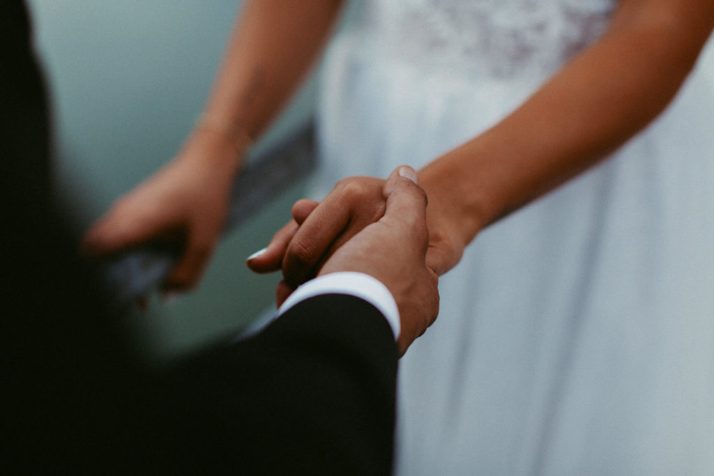 hochzeitsfotograf-kerim-kivrak-basel-hochzeitslocation-salmegg-haus-schweiz-rheinfelden-destination-wedding-photographer-trauung-standesamt-münchen-hochzeitsfotoalbum-hochzeitsdeko-0146