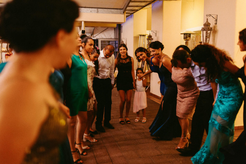 hochzeitsfotograf-kerim-kivrak-basel-hochzeitslocation-salmegg-haus-schweiz-rheinfelden-destination-wedding-photographer-trauung-standesamt-münchen-hochzeitsfotoalbum-hochzeitsdeko-0152