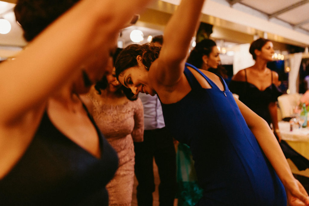 hochzeitsfotograf-kerim-kivrak-basel-hochzeitslocation-salmegg-haus-schweiz-rheinfelden-destination-wedding-photographer-trauung-standesamt-münchen-hochzeitsfotoalbum-hochzeitsdeko-0153