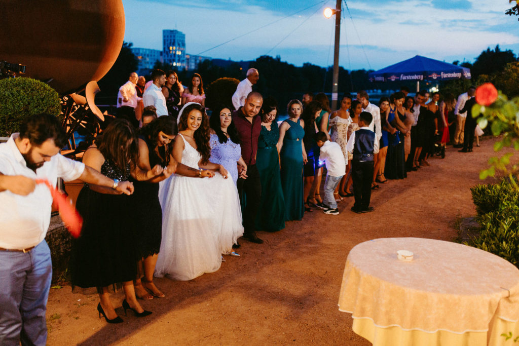 hochzeitsfotograf-kerim-kivrak-basel-hochzeitslocation-salmegg-haus-schweiz-rheinfelden-destination-wedding-photographer-trauung-standesamt-münchen-hochzeitsfotoalbum-hochzeitsdeko-0154