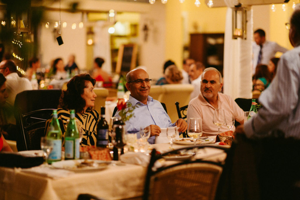 hochzeitsfotograf-kerim-kivrak-basel-hochzeitslocation-salmegg-haus-schweiz-rheinfelden-destination-wedding-photographer-trauung-standesamt-münchen-hochzeitsfotoalbum-hochzeitsdeko-0167