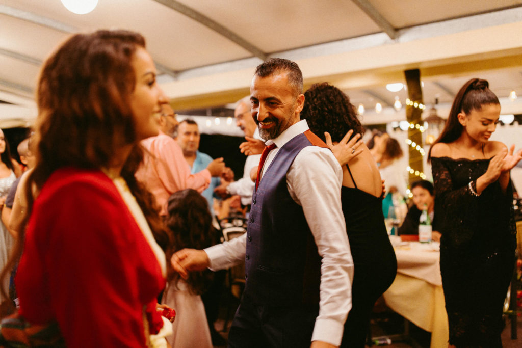 hochzeitsfotograf-kerim-kivrak-basel-hochzeitslocation-salmegg-haus-schweiz-rheinfelden-destination-wedding-photographer-trauung-standesamt-münchen-hochzeitsfotoalbum-hochzeitsdeko-0201