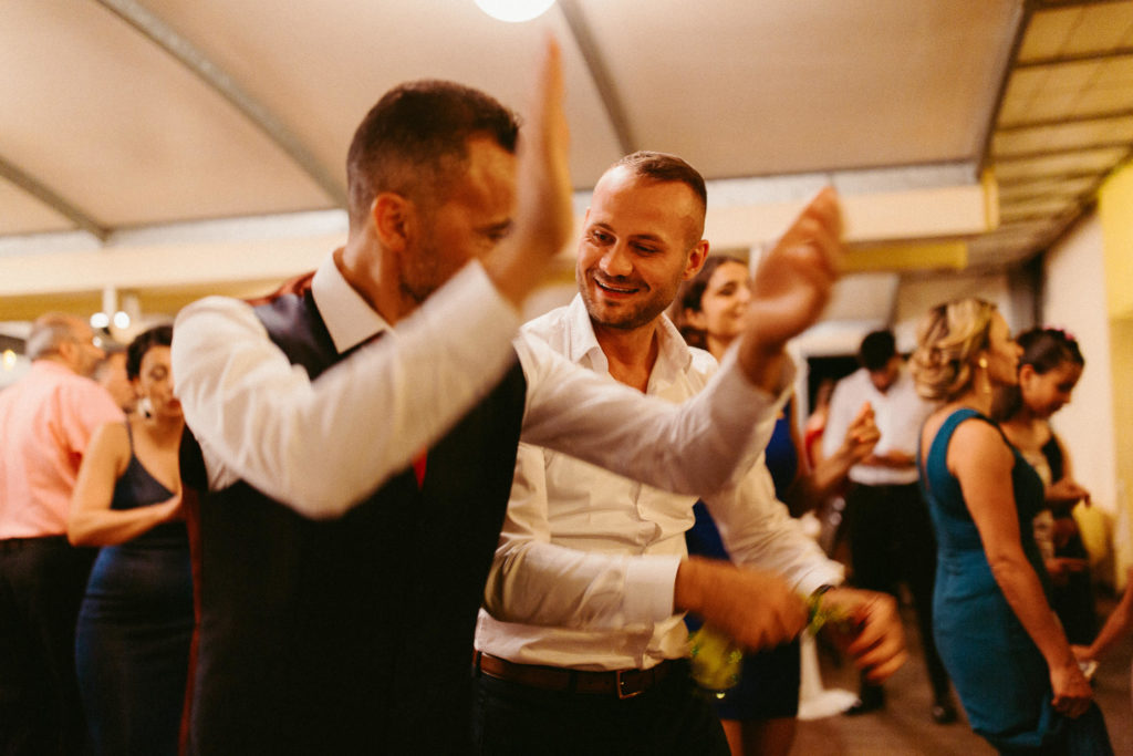 hochzeitsfotograf-kerim-kivrak-basel-hochzeitslocation-salmegg-haus-schweiz-rheinfelden-destination-wedding-photographer-trauung-standesamt-münchen-hochzeitsfotoalbum-hochzeitsdeko-0202