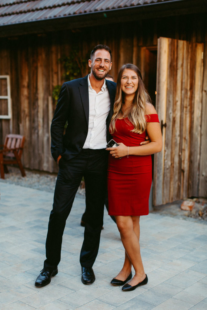 hochzeitsfotograf-kerim-kivrak-scheunenhochzeit-balzhausen-hochzeitslocation-lenderstuben-boho-destination-wedding-photographer-trauung-standesamt-hochzeitsfotoalbum-hochzeitsdeko-0169