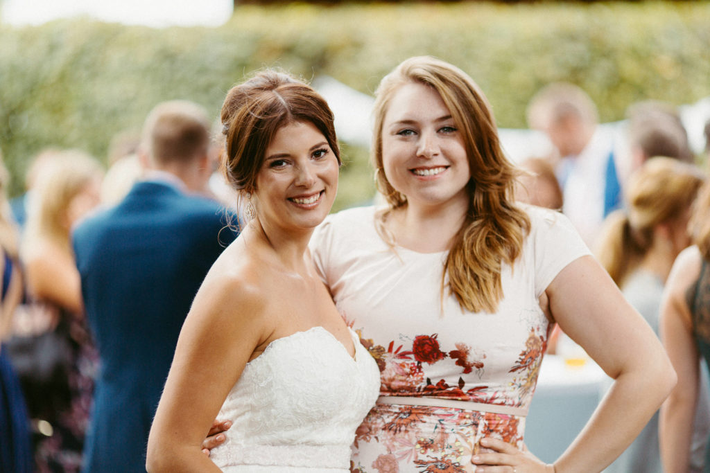 hochzeitsfotograf-kerim-kivrak-scheunenhochzeit-balzhausen-hochzeitslocation-lenderstuben-boho-destination-wedding-photographer-trauung-standesamt-hochzeitsfotoalbum-hochzeitsdeko-0170